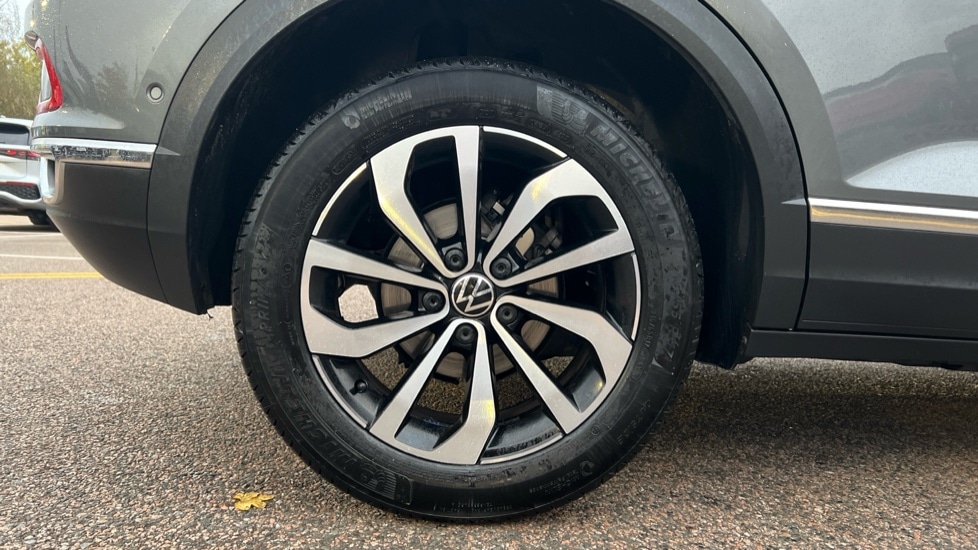 Used Volkswagen T-Roc 2022 for sale - 76487409: Photo 5