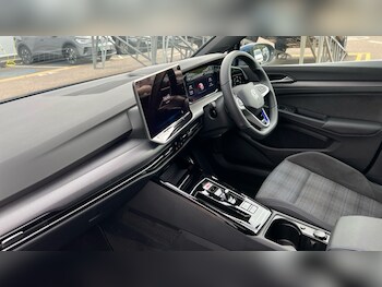 Used Volkswagen Golf 2025 for sale - 76534033: Photo