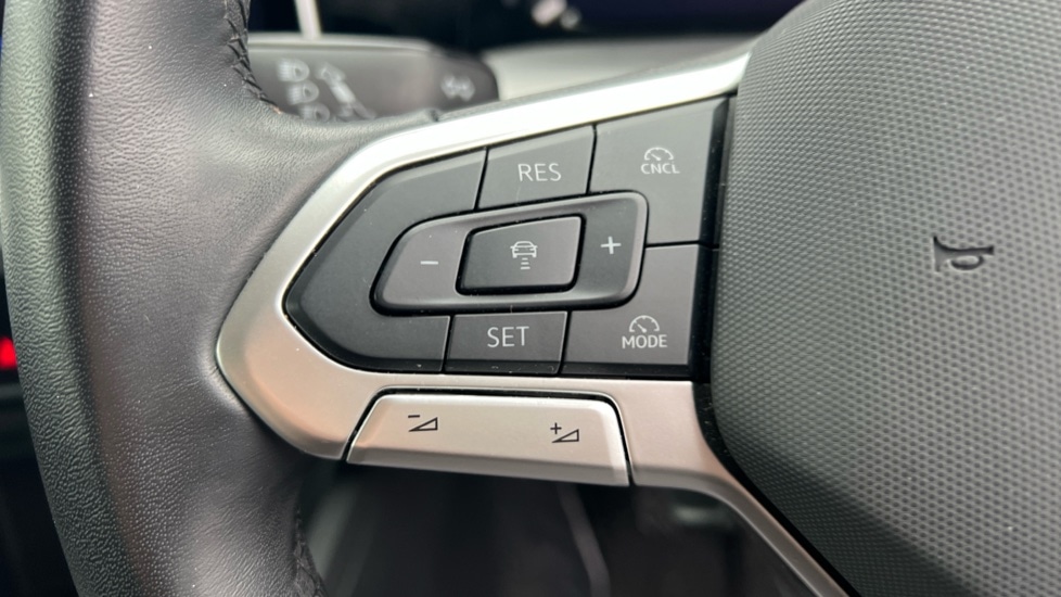 Used Volkswagen Golf 2024 for sale - 76873408: Photo 31