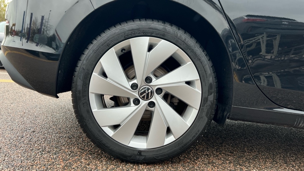 Used Volkswagen Golf 2024 for sale - 76873408: Photo 5