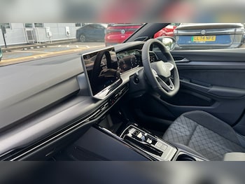 Used Volkswagen Golf 2025 for sale - 76328186: Photo 2