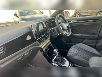 Used Volkswagen T-Roc 2025 for sale - 76466417: Photo