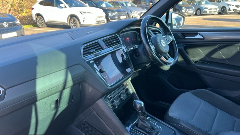 Used Volkswagen Tiguan 2020 for sale - 76873174: Photo 2
