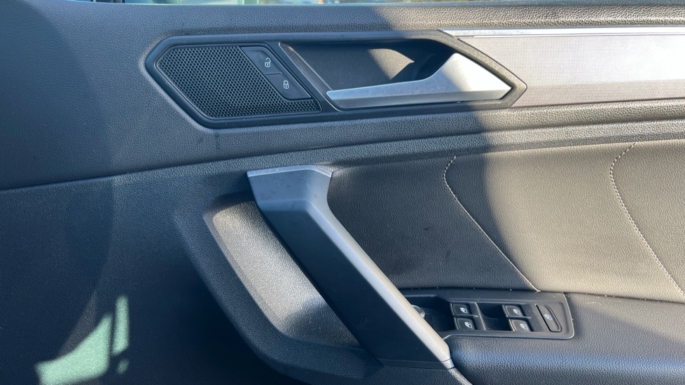 Used Volkswagen Tiguan 2020 for sale - 76873174: Photo 37