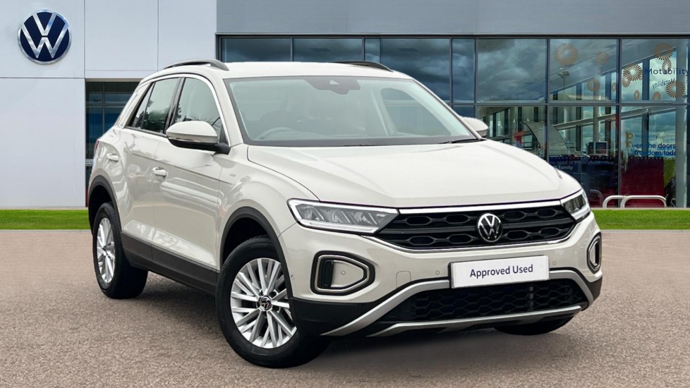 Used Volkswagen T-Roc 2023 for sale - 76096057: Photo 1