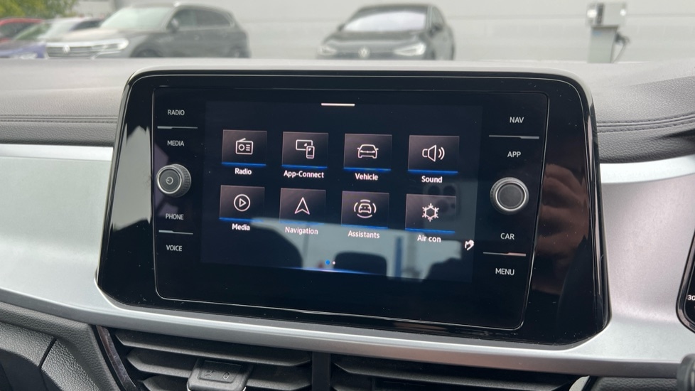 Used Volkswagen T-Roc 2023 for sale - 76096057: Photo 24