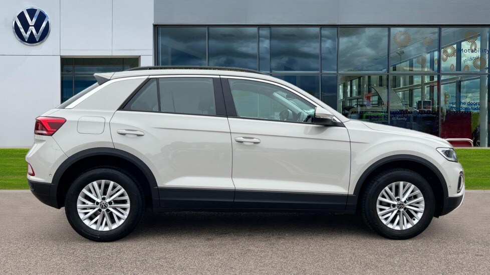Used Volkswagen T-Roc 2023 for sale - 76096057: Photo 4