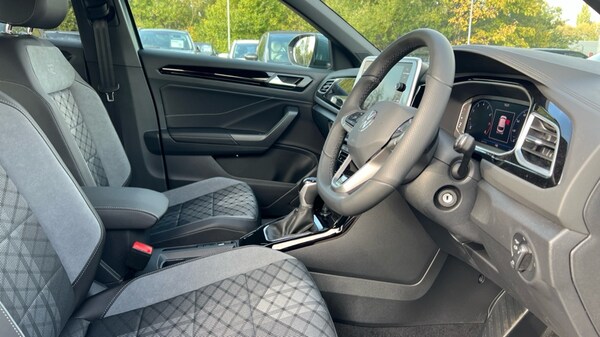 Used Volkswagen T-Roc 2025 for sale - 76328119: Photo 26