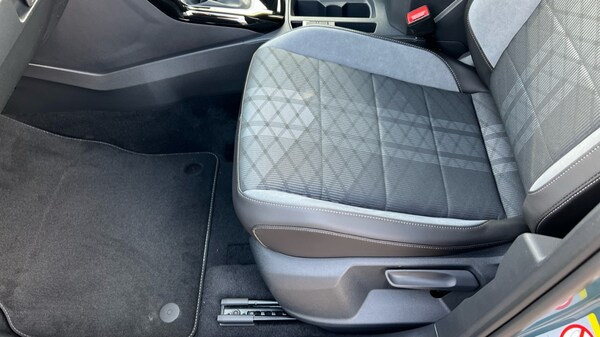 Used Volkswagen T-Roc 2025 for sale - 76328119: Photo 39