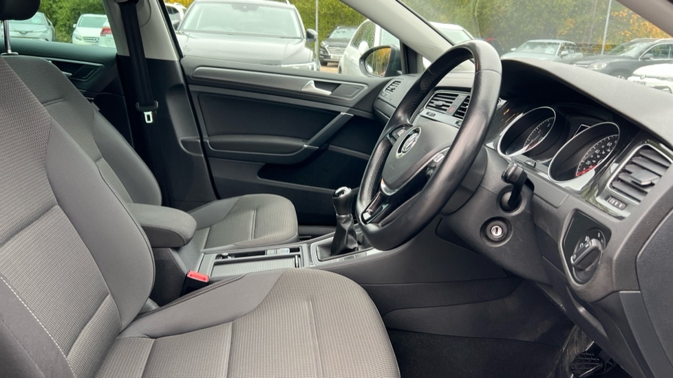 Used Volkswagen Golf 2019 for sale - 76428128: Photo 26