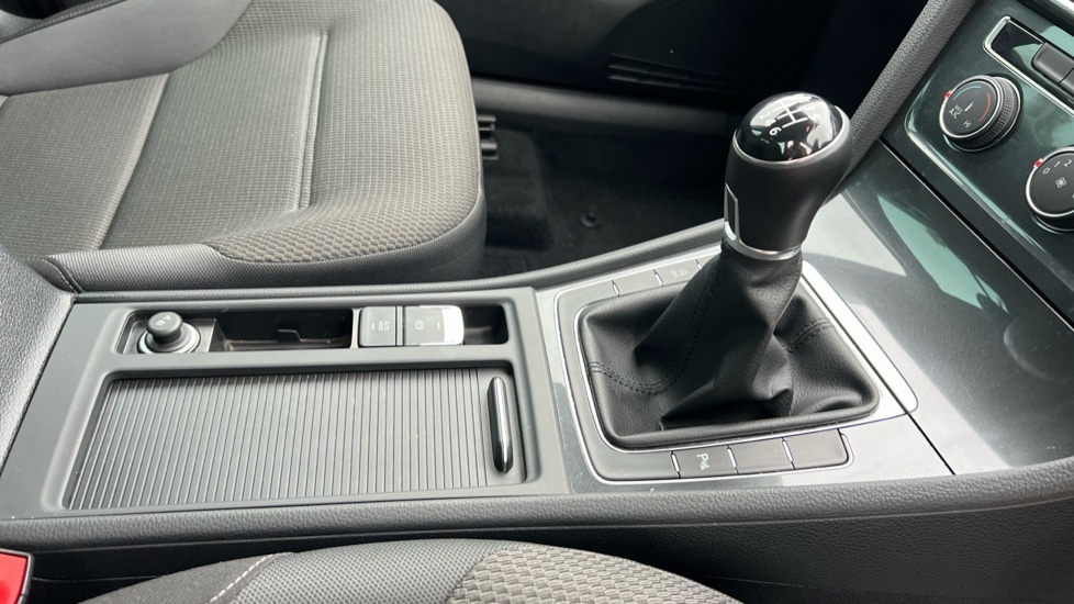 Used Volkswagen Golf 2019 for sale - 76428128: Photo 35