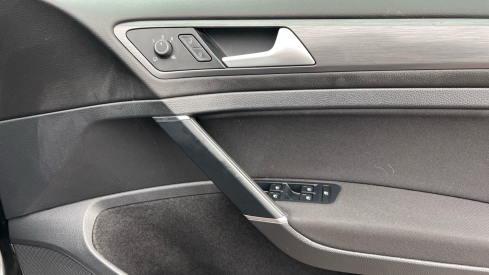 Used Volkswagen Golf 2019 for sale - 76428128: Photo 37