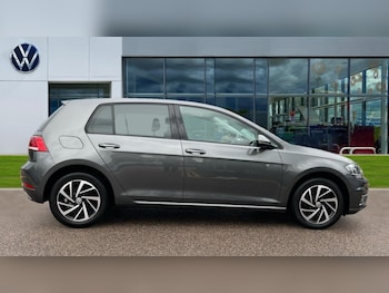 Used Volkswagen Golf 2019 for sale - 76428128: Photo
