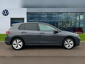 Used Volkswagen Golf 2024 for sale - 77057785: Photo