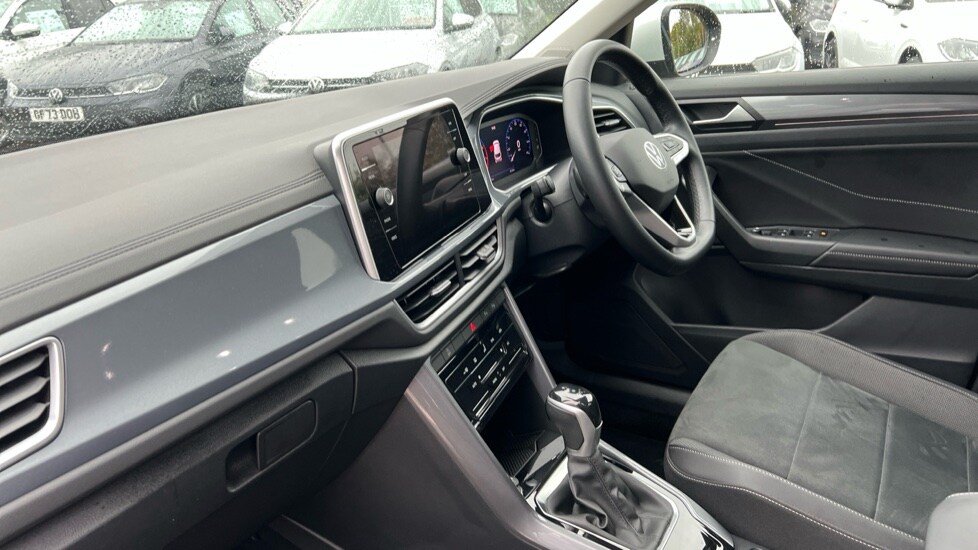 Used Volkswagen T-Roc 2022 for sale - 76037653: Photo 2