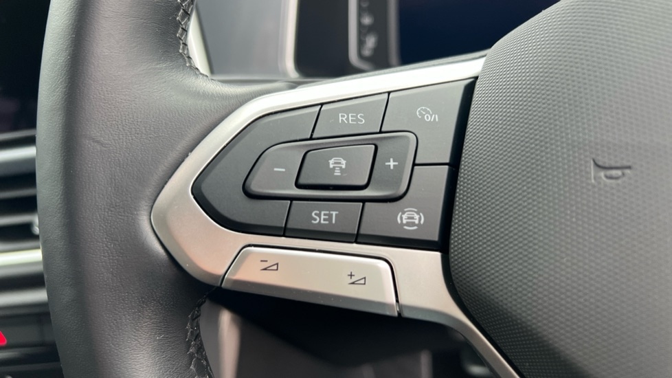 Used Volkswagen T-Roc 2022 for sale - 76037653: Photo 31