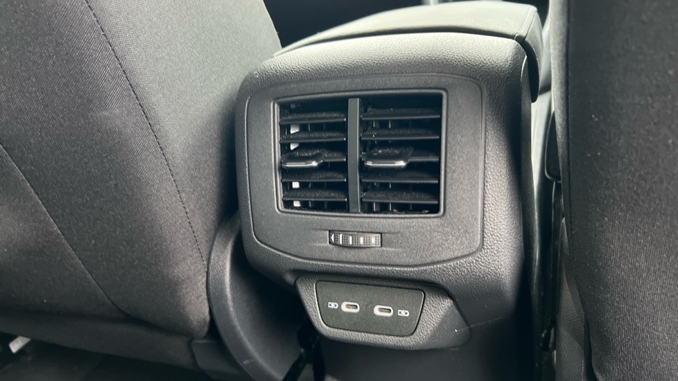 Used Volkswagen T-Roc 2022 for sale - 76037653: Photo 34