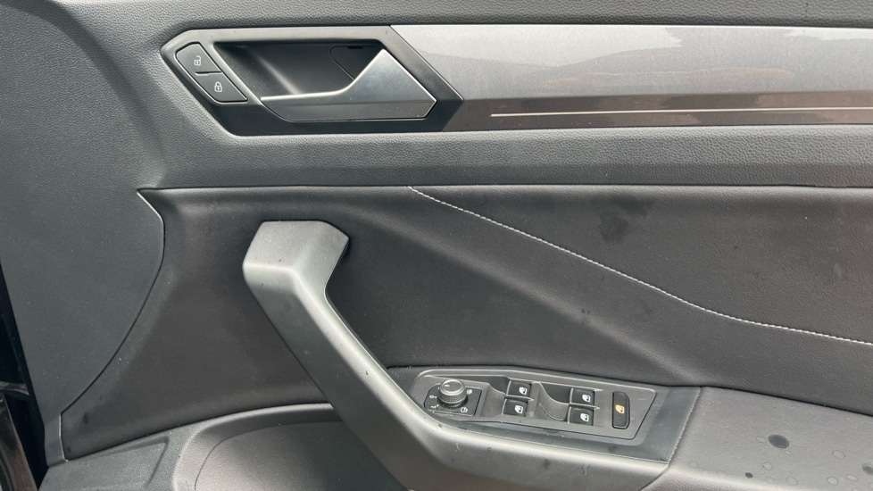 Used Volkswagen T-Roc 2022 for sale - 76037653: Photo 37