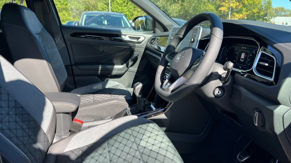 Used Volkswagen T-Roc 2025 for sale - 76870283: Photo 26