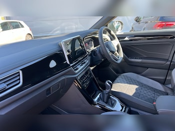 Used Volkswagen T-Roc 2025 for sale - 76870283: Photo