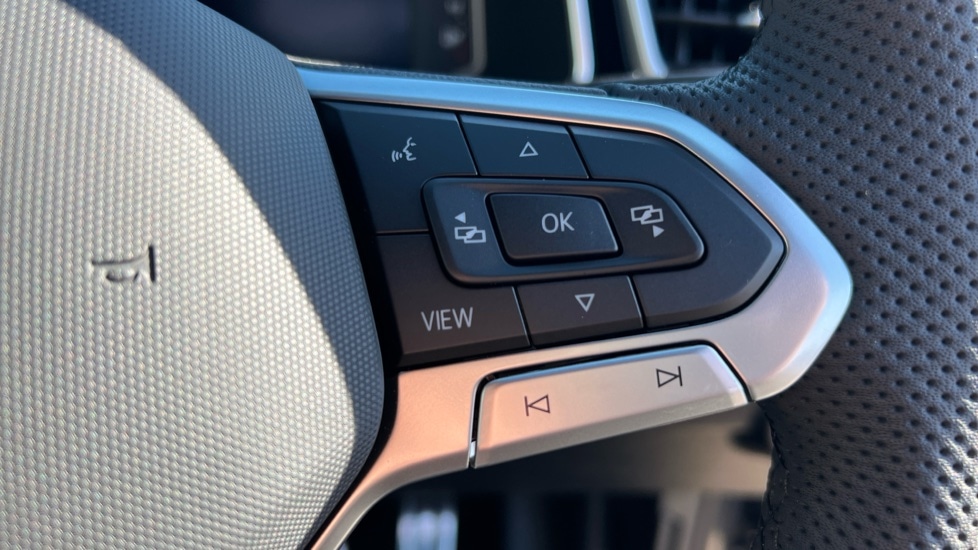 Used Volkswagen T-Roc 2025 for sale - 76870283: Photo 30