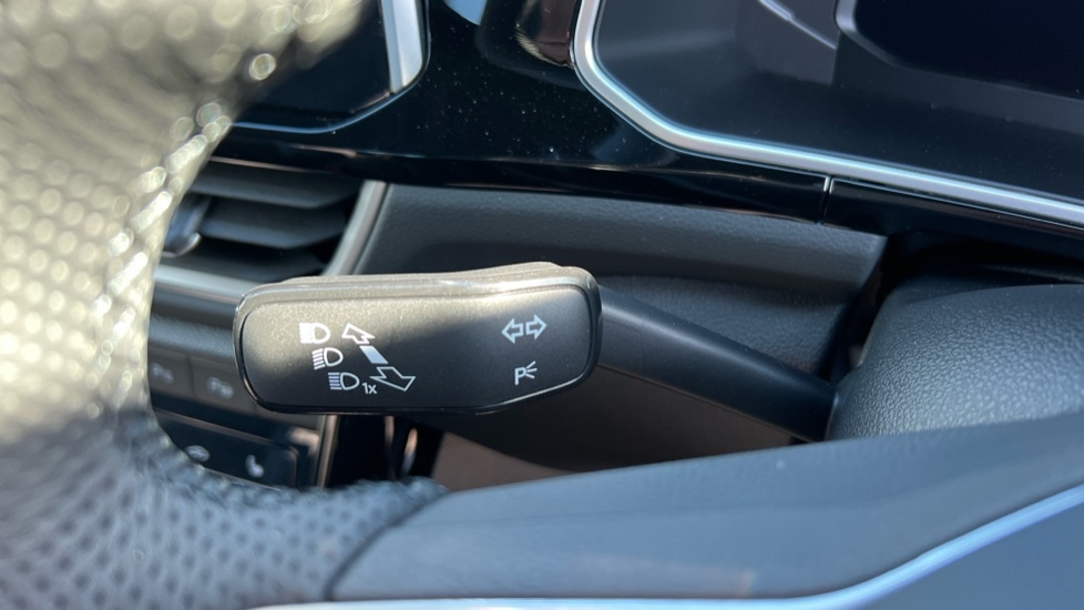 Used Volkswagen T-Roc 2025 for sale - 76870283: Photo 33