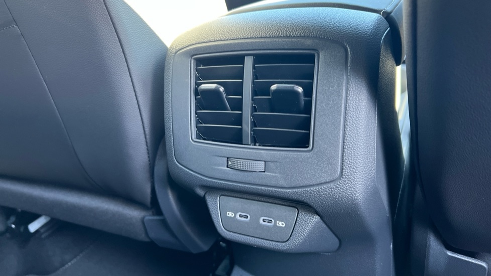 Used Volkswagen T-Roc 2025 for sale - 76870283: Photo 34