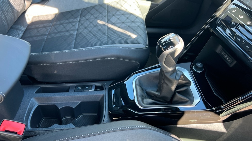 Used Volkswagen T-Roc 2025 for sale - 76870283: Photo 35