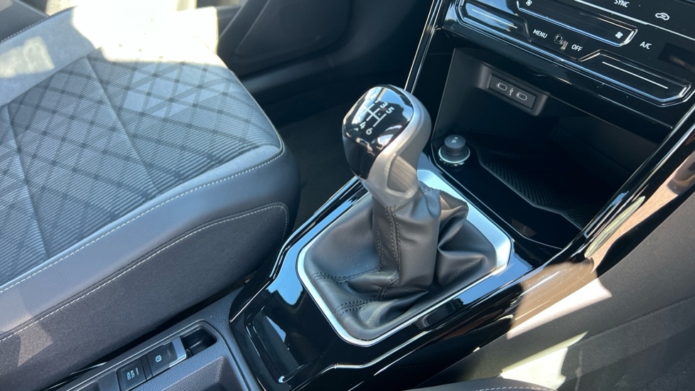 Used Volkswagen T-Roc 2025 for sale - 76870283: Photo 36