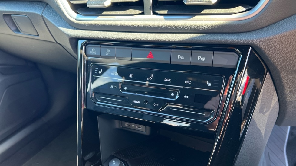 Used Volkswagen T-Roc 2025 for sale - 76870283: Photo 45