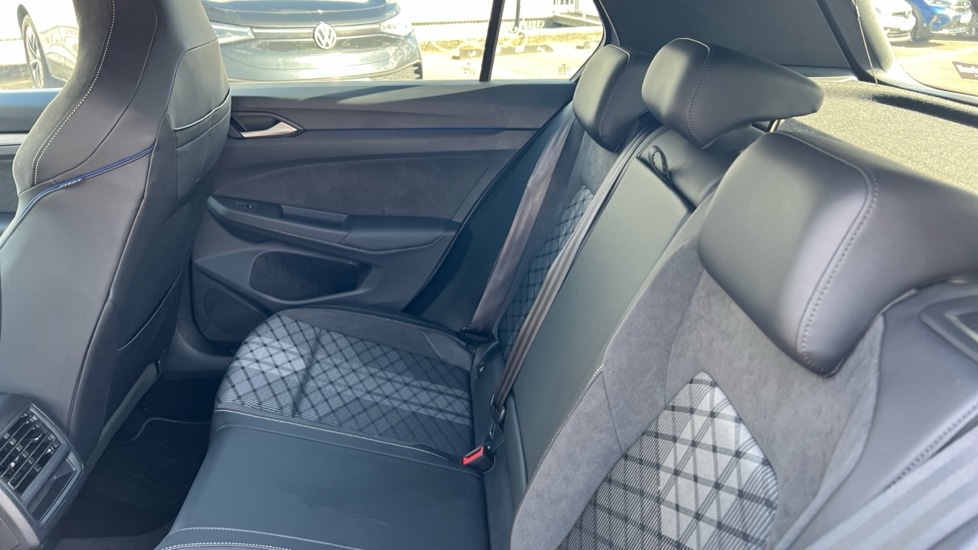 Used Volkswagen Golf 2024 for sale - 76074490: Photo 15