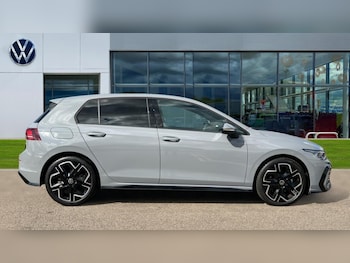 Used Volkswagen Golf 2024 for sale - 76074490: Photo