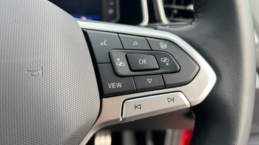 Used Volkswagen T-Roc 2024 for sale - 76873326: Photo 30