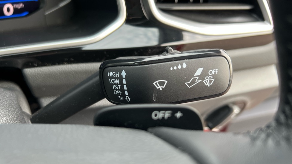 Used Volkswagen T-Roc 2024 for sale - 76873326: Photo 32