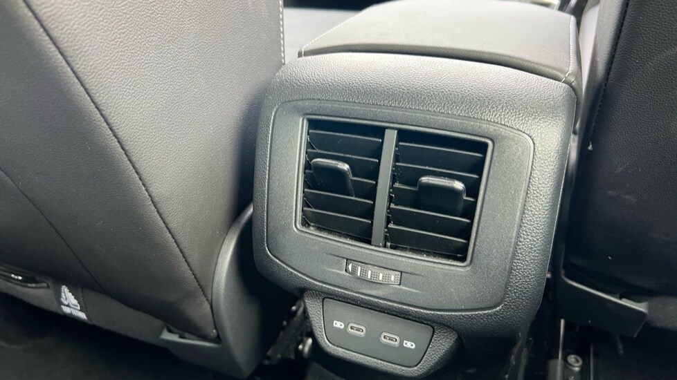 Used Volkswagen T-Roc 2024 for sale - 76873326: Photo 34