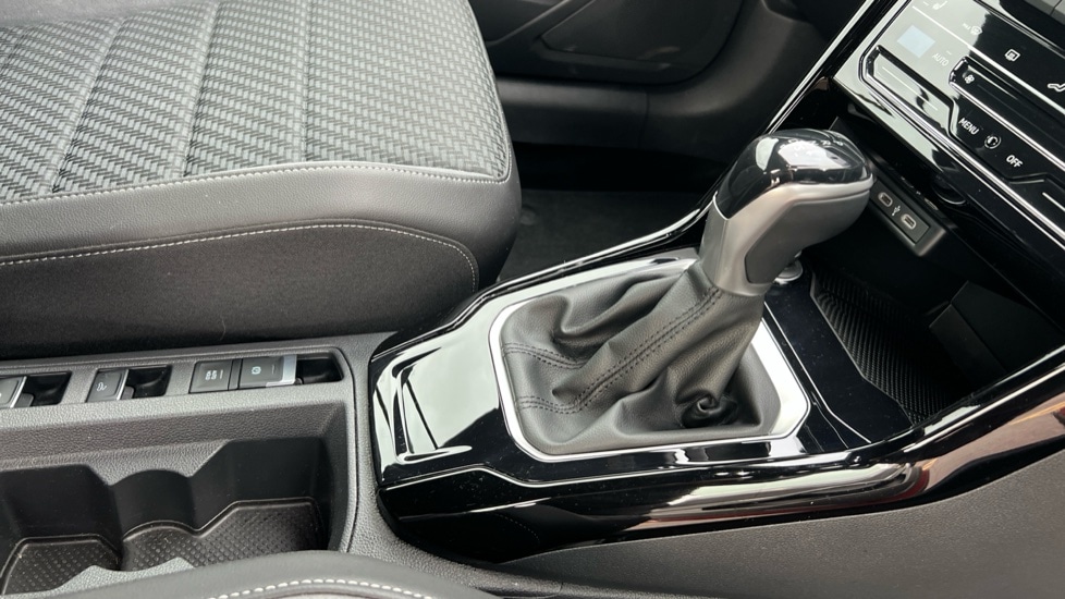 Used Volkswagen T-Roc 2024 for sale - 76873326: Photo 35