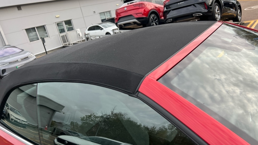 Used Volkswagen T-Roc 2024 for sale - 76873326: Photo 43