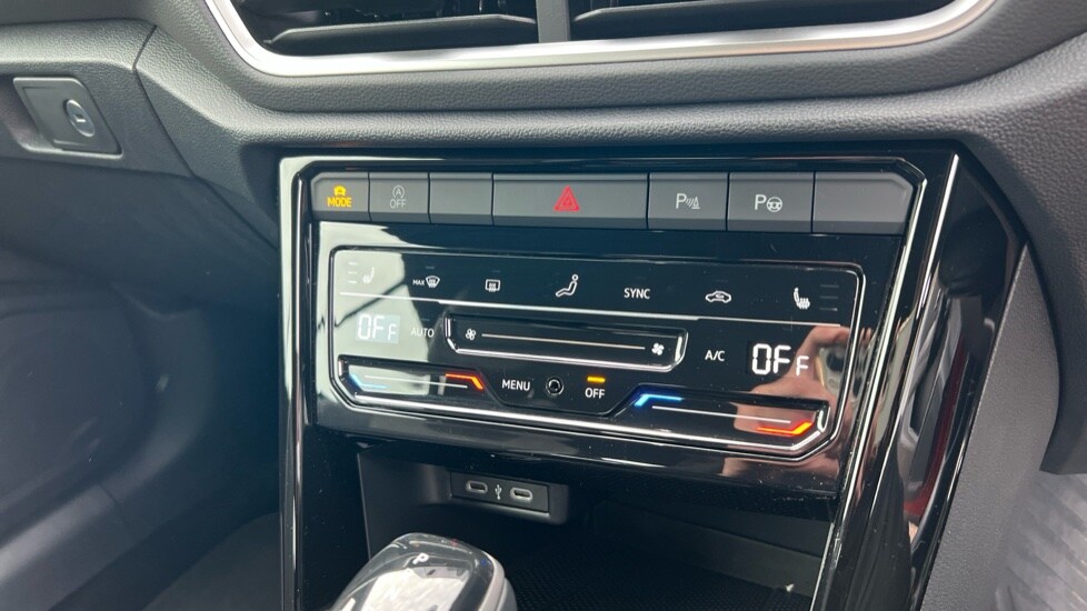 Used Volkswagen T-Roc 2024 for sale - 76873326: Photo 47