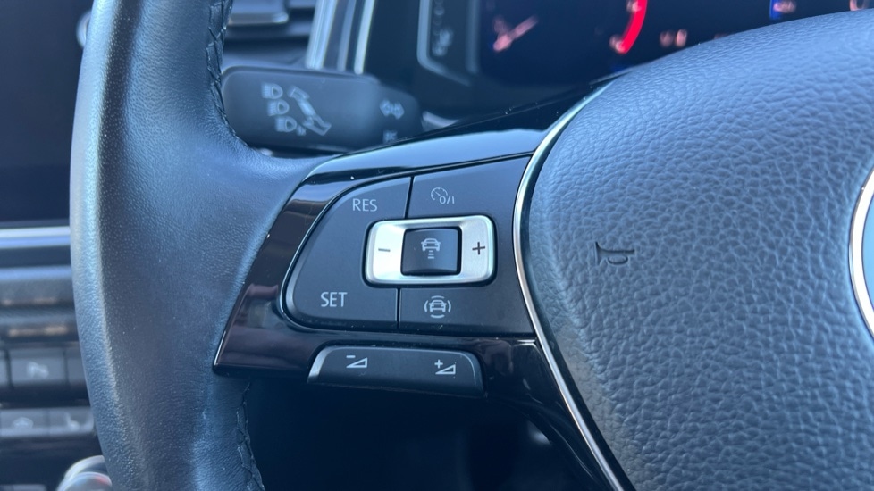 Used Volkswagen T-Roc 2018 for sale - 76190908: Photo 31