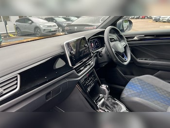 Used Volkswagen T-Roc 2022 for sale - 75207566: Photo