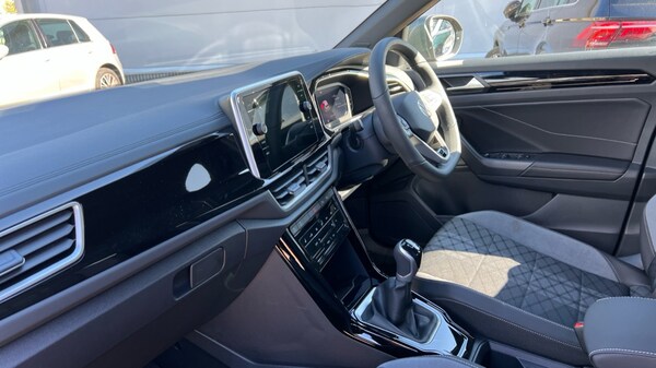 Used Volkswagen T-Roc 2025 for sale - 76328199: Photo 2