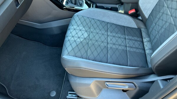 Used Volkswagen T-Roc 2025 for sale - 76328199: Photo 39