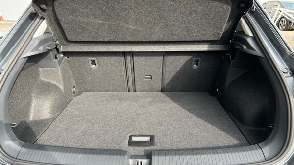Used Volkswagen T-Roc 2025 for sale - 75742776: Photo 16
