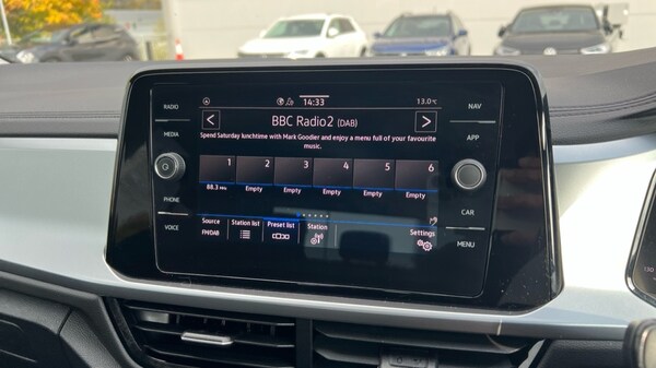 Used Volkswagen T-Roc 2025 for sale - 75742776: Photo 25