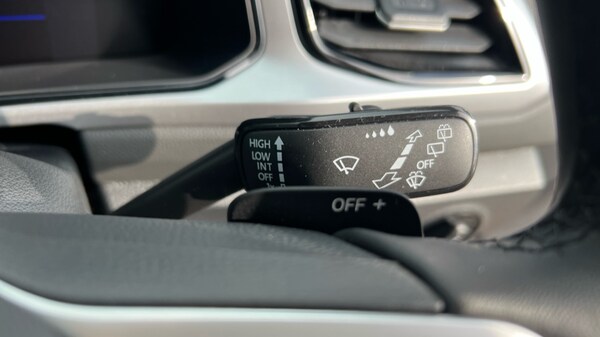 Used Volkswagen T-Roc 2025 for sale - 75742776: Photo 32