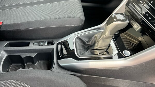 Used Volkswagen T-Roc 2025 for sale - 75742776: Photo 35