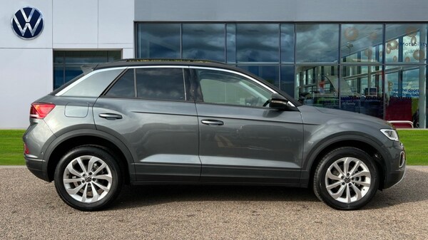 Used Volkswagen T-Roc 2025 for sale - 75742776: Photo 4