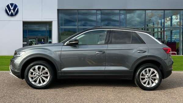 Used Volkswagen T-Roc 2025 for sale - 75742776: Photo 9