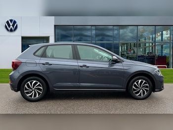 Used Volkswagen Polo 2024 for sale - 76933074: Photo