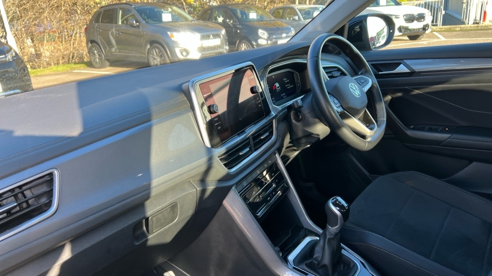 Used Volkswagen T-Roc 2022 for sale - 77057787: Photo 2